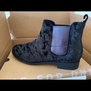 Toms velvet booties